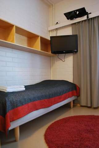 Хостелы Santasport Hostel Рованиеми Двухместный номер с 2 отдельными кроватями-8